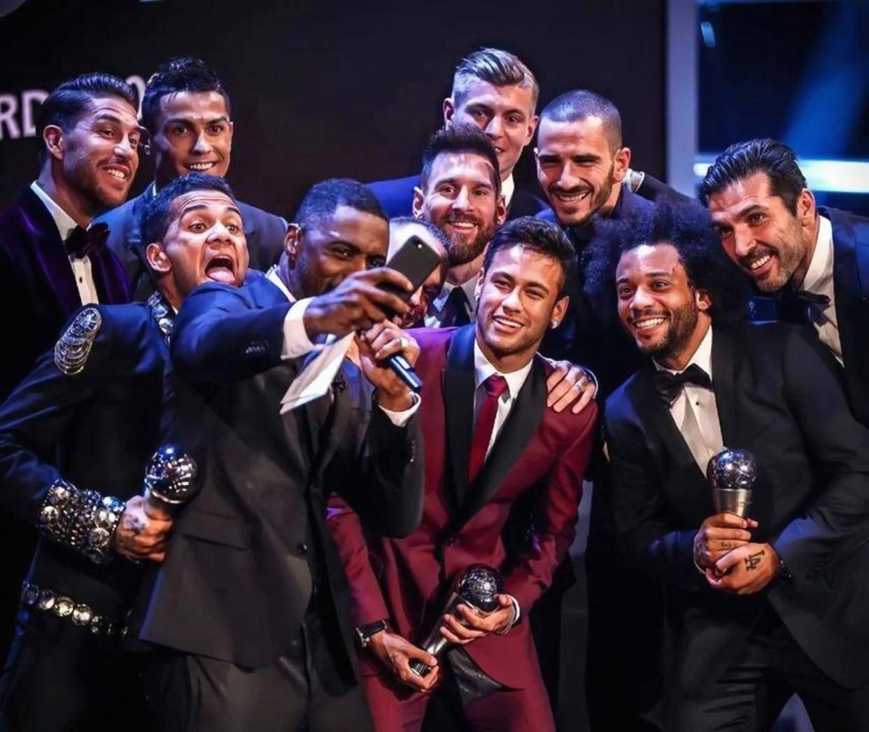PG嗨放企鹅下载 快速发展